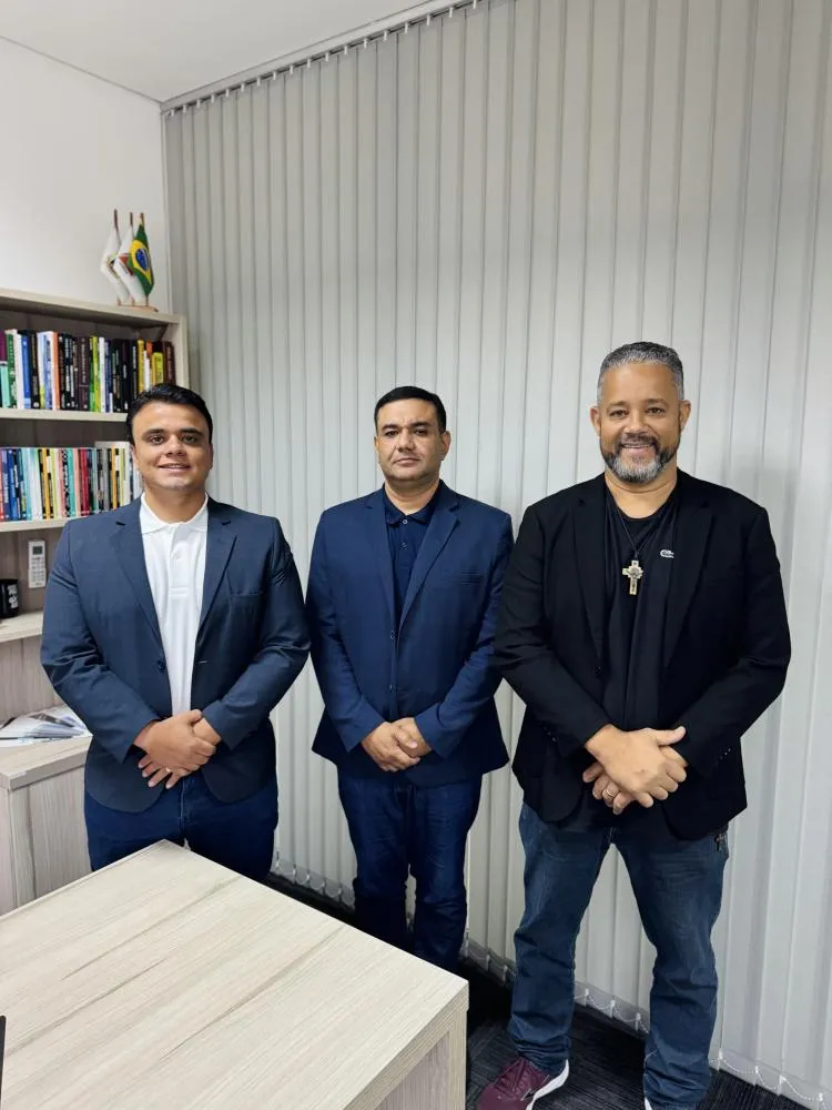 Emiliano e Leozão Anunciam Helder Diniz como Secretário de Desenvolvimento Social