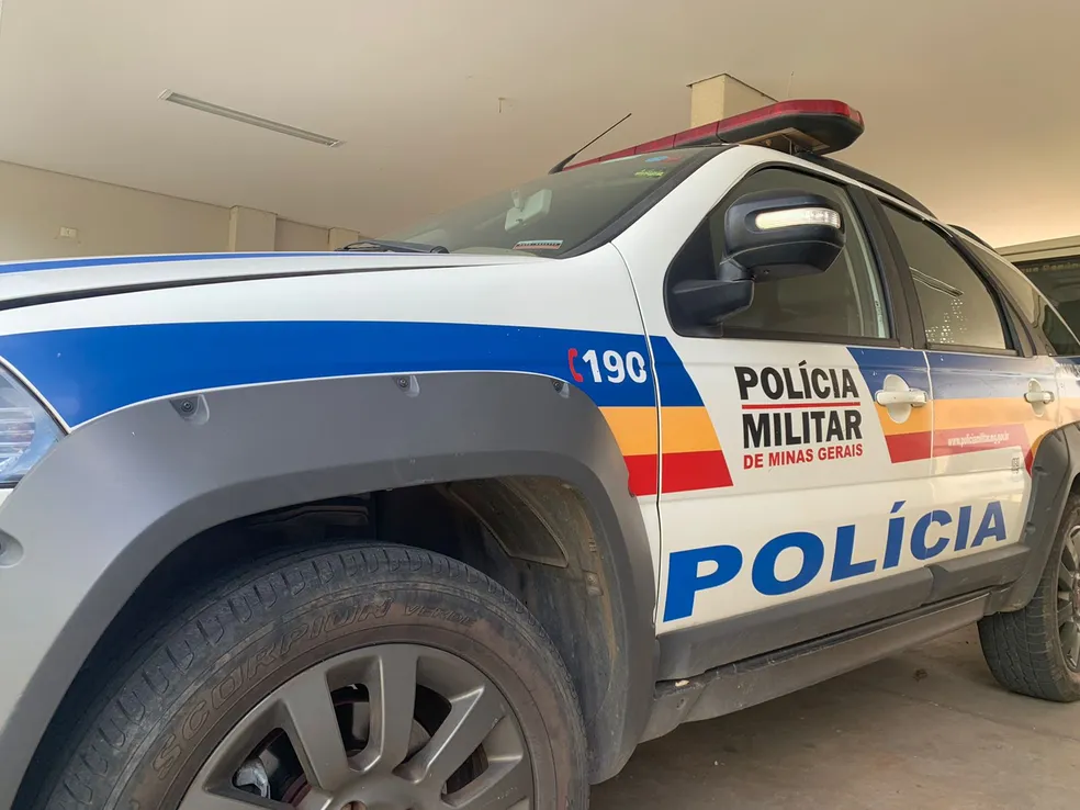 Homem é socorrido em estado grave após ser esfaqueado pelo ex da atual em BH