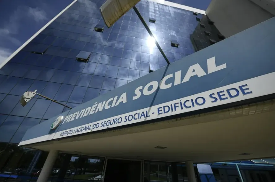 INSS vai ligar para segurado a partir desta segunda para antecipar perícia médica; veja como saber se a ligação é segura