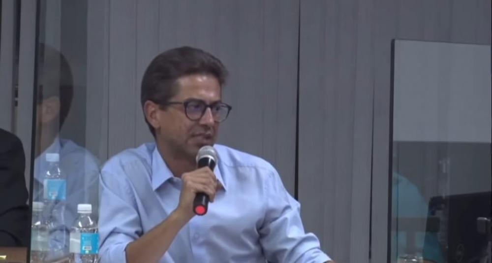 Sobra dinheiro para festas, mas creches continuam sem vagas em Pedro Leopoldo