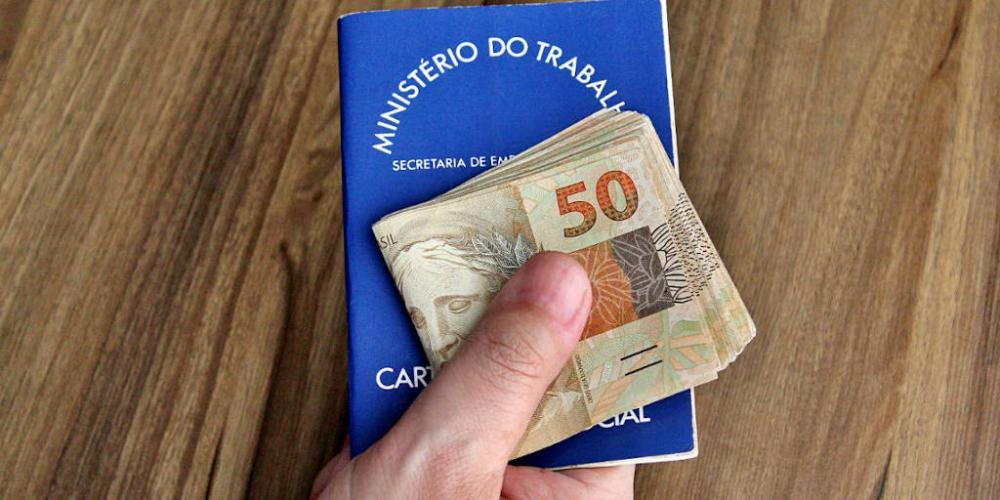 Governo de Minas paga 13º salário dos servidores no dia 18/12