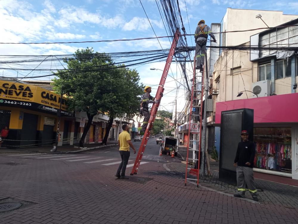 Incêndio em fiação prejudicou comércio no centro de Pedro Leopoldo