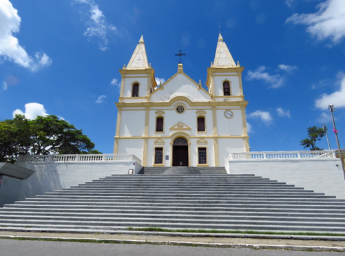 Dom Walmor muda padres em Pedro Leopoldo