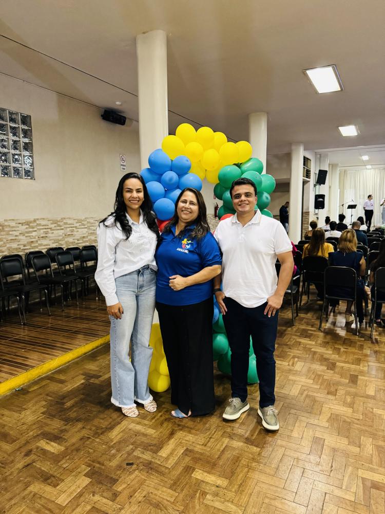 Encontro debate apoio às Famílias de Autistas